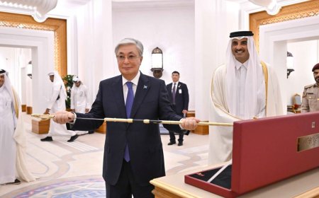 Тоқаевқа Қатар әмірі қылыш сыйлады