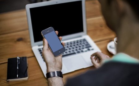 Желіде алаяқтар тірі баланы өлді деп, жаназасына ақша жинаған