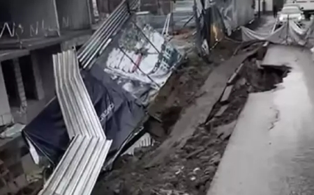 Алматыда жол опырылды (ВИДЕО)