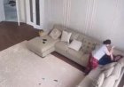 Анасы қызын сабап, пышақ ала жүгірген: Желіде жантүршігерлік видео тарады