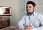 «Әйелдің дене мүшесін сындырып қоймайтындай деңгейде нұқып алу керек»: Имамның сөзі көпті шамдандырды (ВИДЕО)