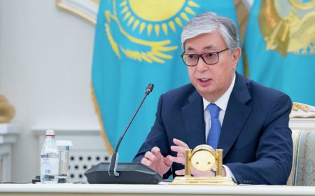 «Жағдай осылай жалғасса, тиісті қызметкерлерді лауазымынан босату қажет»: Тоқаев су тасқынына байланысты отырыс өткізді