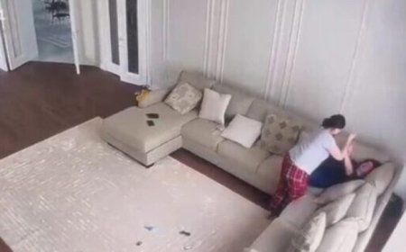 Анасы қызын сабап, пышақ ала жүгірген: Желіде жантүршігерлік видео тарады