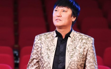 «2 см жетпей қалды»: Белгілі әнші өзінің бірнеше рет пышақталғанын айтты