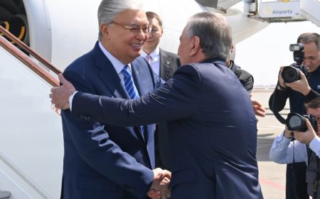 Тоқаев жұмыс сапарымен Өзбекстанға барды