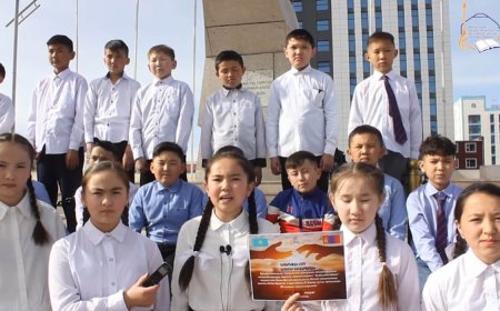 Моңғолиядағы қандас балалар су тасқынынан зардап шеккендерге ақша жинап жатыр (ВИДЕО)