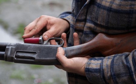 Алматы облысында әйелін ұрып-соққан ер адам шақыртуға келген полицейлерге оқ атты