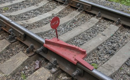 Қарағанды облысында жолаушылар пойызы вагондарының бірі рельстен шығып кетті