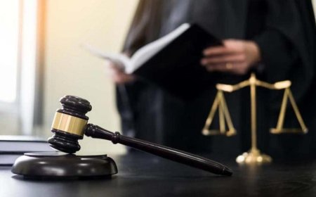 «Мемлекеттік қызметшілерді түрмеге қамауға болмайды»: Маңғыстауда адам өлтірген прокурор шартты жаза алды