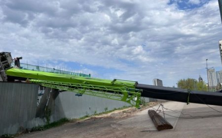 Астанадағы LRT құрылыс алаңында кран құлады