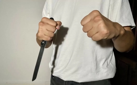 Мұғалімі мен сыныптасына пышақ сұққан бала 20 жылға дейін бас бостандығынан айырылуы мүмкін