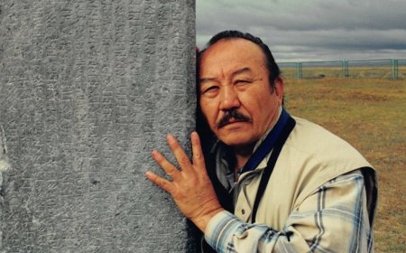 «Еріккеннің ісі»: Халық жазушысы Мұхтар Мағауин Елтаңбаны өзгерту бастамасын сынап мақала жазды