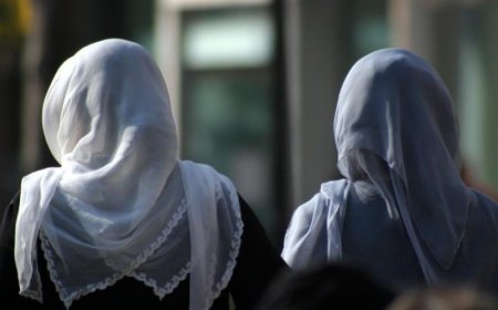 «Ұлттық мәдениетке қайшы»: Тәжікстан хиджаб киюге тыйым салды