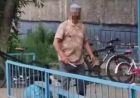 Павлодарда тұрғыны адам бауыздап тастап, түк болмағандай орындықта тынығып отырған (ВИДЕО)