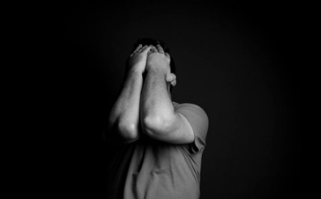 «Қайта-қайта қамай береді»: Атырауда сотталушы сот үкімін естіген кезде тамырын тіліп жіберген