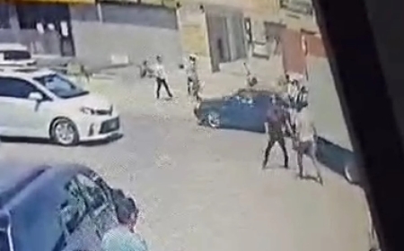 Атырауда намазхан азамат көлігін сырып кеткен жүргізушіні ұрып өлтірді (ВИДЕО)