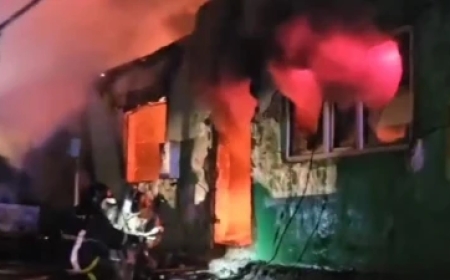 Астанада жатақхана өртеніп, бір адам жапа шекті