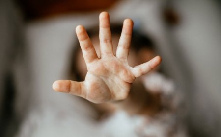 Астанада екі жасар баланы күтушісі тұншықтырып өлтірген