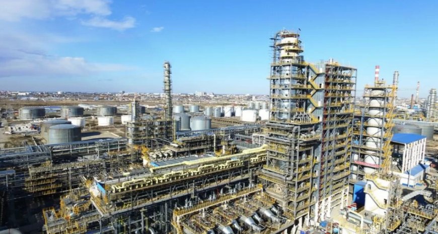 Атырау мұнай өңдеу зауытының негізгі қызметкерлері жұмыстан кетіп жатыр