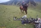 Алматы облысында мотоцикл жүргізушілерін қамшымен сабап кетті (ВИДЕО)