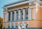 «Кімге керексіңдер»: атышулы Көпбасарова Абай театрынан 9 қызметкерді бір күнде жұмыстан шығарған