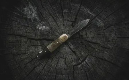 Маңғыстау тұрғыны әйелін жұрттың көзінше пышақтап тастады (ВИДЕО)