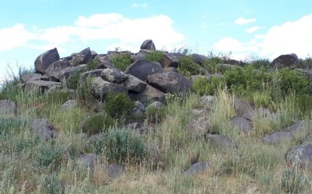 «Қасына түнеген адам күйші болып оянады»: Абай өлкесінде сыңғырлап үн шығаратын тастар табылды