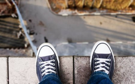 Келіншегін қорқытқысы келген: астаналық азамат 14-қабаттан секірмек болған