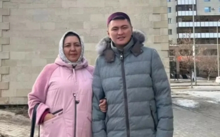 «Жүрегім елжіреп, жылап жүрді»: Дәулет Мұқаев өмірден өткен анасына жазба арнады