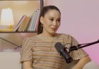«Ажырассаң ажалың менен болады деді»: Индира Елемес күйеуінен қысым көріп жүр