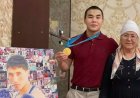 «Анасынан бата алдым»: Мұхаммедсабыр Базарбайұлы Саттархановтың шаңырағына барды