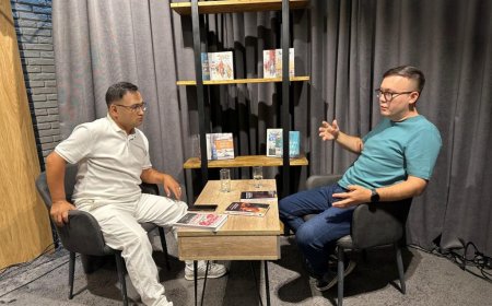 «Бауыздап кетеміз»: Бақытжан Бұқарбай атышулы кітаптан кейін өміріне қауіп төнгенін хабарлады