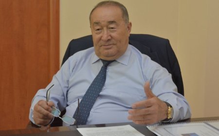 «Бекзат Саттархановтың өлімі сабақ болу керек еді»: Амалбек Тшан үлкен құпияның шетін шығарды