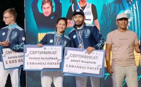 Демеу Жадыраев пен Назым Қызайбайға 3 бөлмелі пәтер сыйға берілді