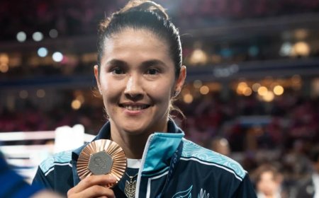 «Сырты кетіп жатыр»: Назым Қызайбай Париж Олимпиадасының медалі сапасыз екенін айтты