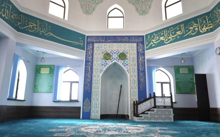 Екі әйелі бар молда Антикорға пара берген