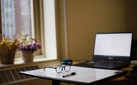 «Оқымай қою керек пе?»: Қоғам белсендісі қандастарды мектеп қабылдамай жатқанын айтты