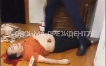 Желіде Алматыда сауда орталығында адамдарды ұрып соғып, атып жатқан видео тарады