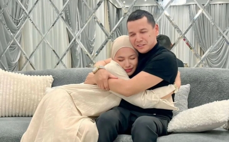 «Келін болғаныңды көріп, көңілім бұзылды»: Абай Бегей 16 жасында тұрмысқа шыққан қызына өлең арнады