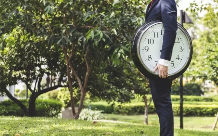 «Халықты сиыр мөңіреп оятады»: Депутаттар ескі уақыт белдеуін қайтаруды сұрады