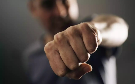 «Күшігі боласың ғой»: Қызылордалық азамат 30 баланың көзінше жасөспірімді ұрып өлтірген