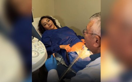 «Бөпелі болыңыз!»: Емханада құрсағын тексертіп жатқан Айгүл Иманбаева оқырмандарын қуантып қойды