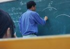 Астанада тарих пәнінің 43 жастағы мұғалімі оқушы қыздарға қырындаған