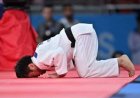 Елдос Сметов аудан имамына кіші қажылыққа жолдама алып берді