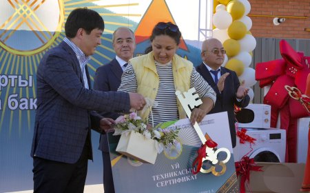 Батыс Қазақстан облысында тасқын судан зардап шеккендерге жаңа үйлердің кілті табысталды