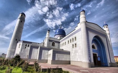 «Имам боди-массаж жасатып, жөзөкшелерге барады»: Атырау мешіті қауесетке жауап берді