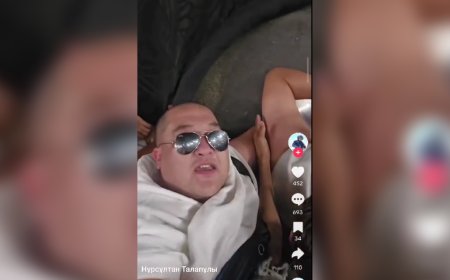 «Аллаһу әкбар! Қара тасқа да жеттік!»: Қара тасты сипалаған қазақтың қуанышында шек жоқ