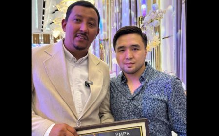 «Нағыз мұқтаж жанға бұйырсын»: Елдос Сметов өз тойында Умраға жолдама сыйлады (ВИДЕО)