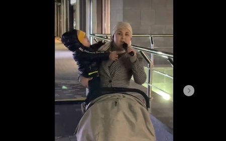 «Ешкімнен көмек сұрағым келмейді»: Арбатта ән айтып тұрған ана сұқбат берді