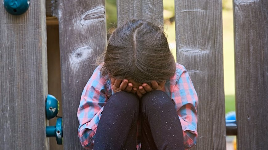 Жамбылда 12 жастағы қызды әкесінің інілері алты жыл бойы зорлаған